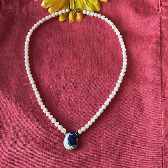 Mother Of Pearl Necklace - Picture 1 of 7
